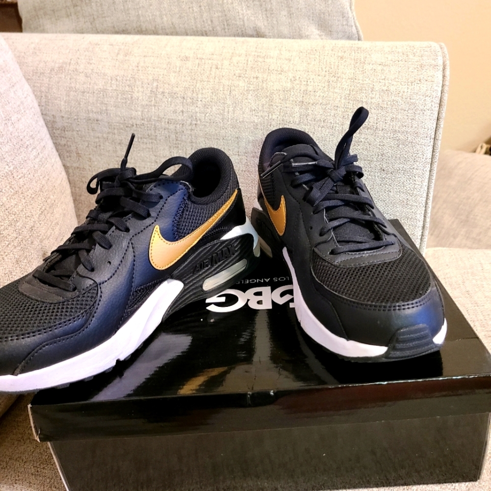 Nike Gold Air Max Excee Women's Size 10